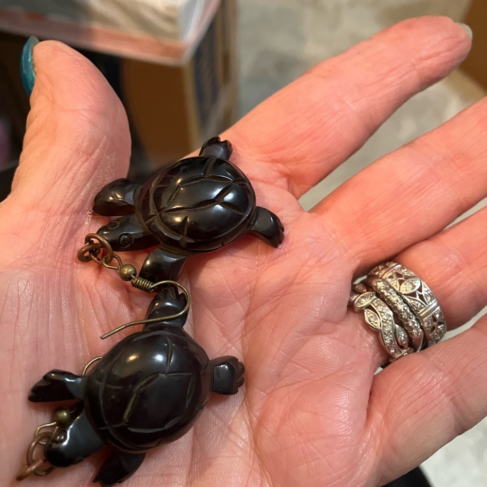 Vintage Bakelite dangling charm, black turtle tortoise pierced earrings
